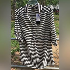 Gold Drama Women's Black And White Striped Shirt Blouse Size Large NWT